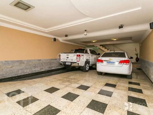 Casa / Sobrado para Venda em Porto Alegre/RS Partenon 4 Quartos