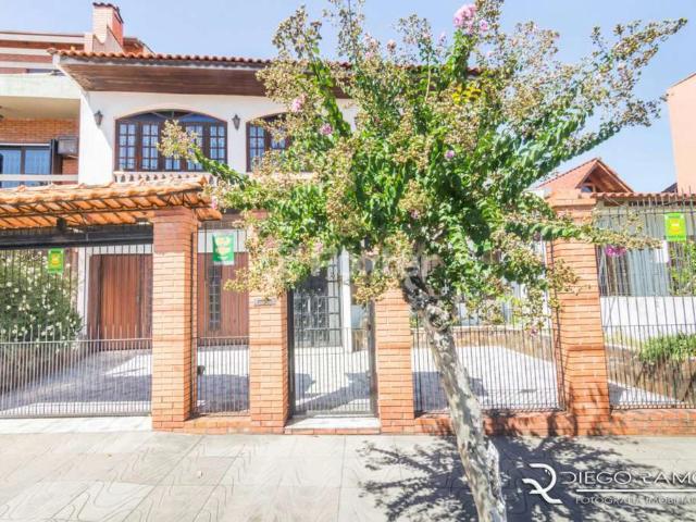 Casa / Sobrado para Venda em Porto Alegre/RS Partenon 5 Quartos
