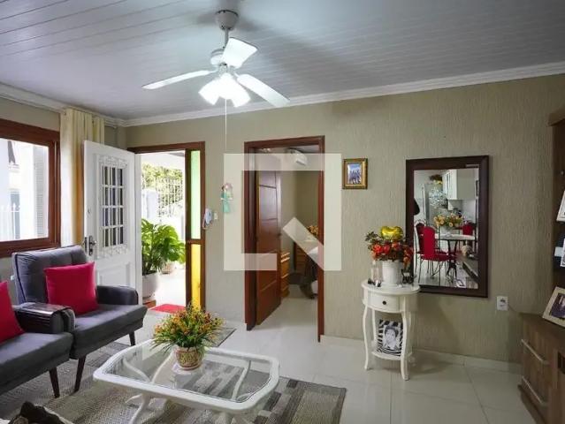 Casa / Sobrado para Venda em Porto Alegre/RS Partenon 5 Quartos