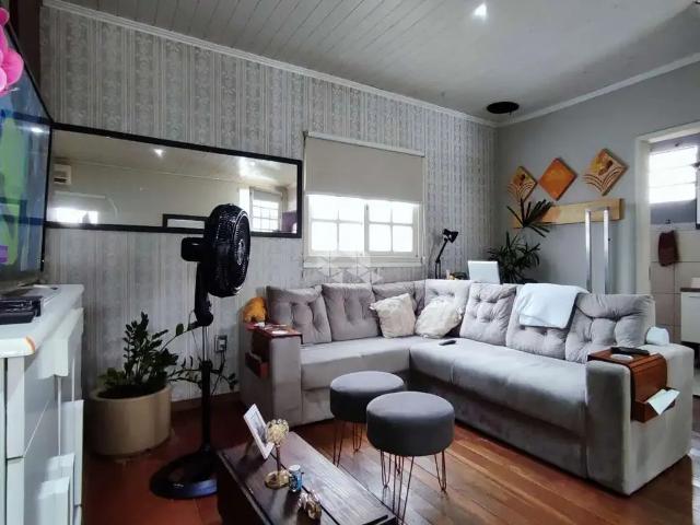 Casa / Sobrado para Venda em Porto Alegre/RS Partenon 2 Quartos