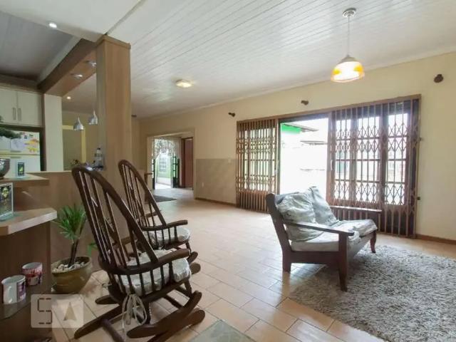 Casa / Sobrado para Venda em Porto Alegre/RS Partenon 3 Quartos