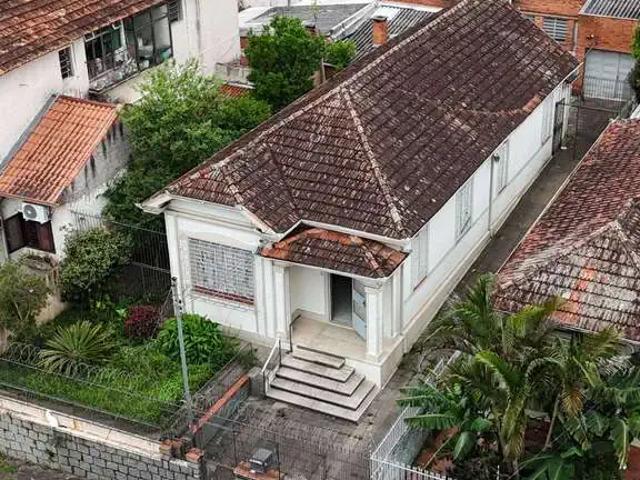 Casa / Sobrado para Venda em Porto Alegre/RS Partenon 3 Quartos