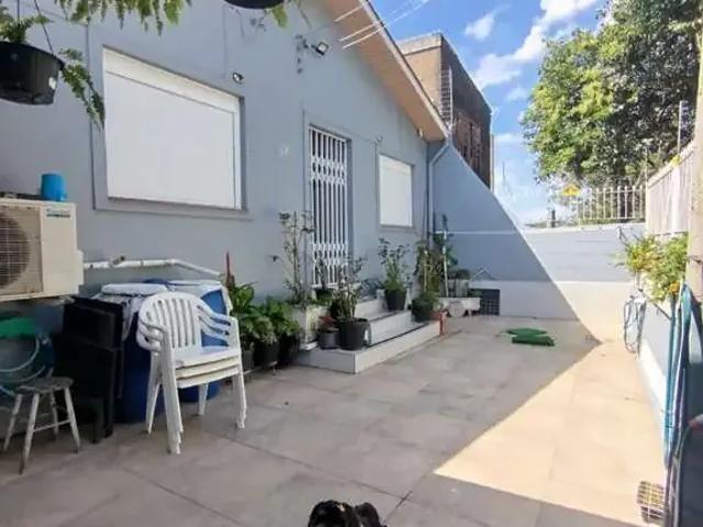 Casa / Sobrado para Venda em Porto Alegre/RS Partenon 3 Quartos