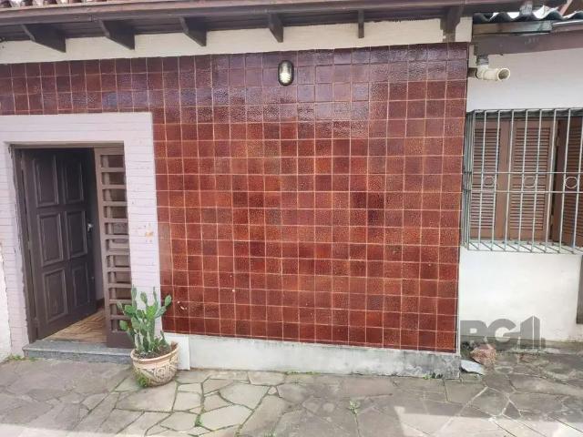 Casa / Sobrado para Venda em Porto Alegre/RS Partenon 3 Quartos