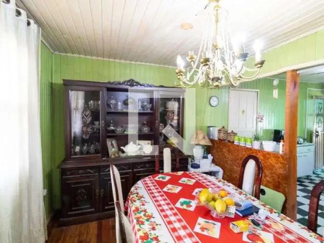 Casa / Sobrado para Venda em Porto Alegre/RS Partenon 3 Quartos