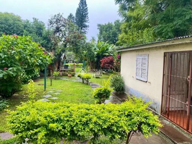 Casa / Sobrado para Venda em Porto Alegre/RS Partenon 3 Quartos