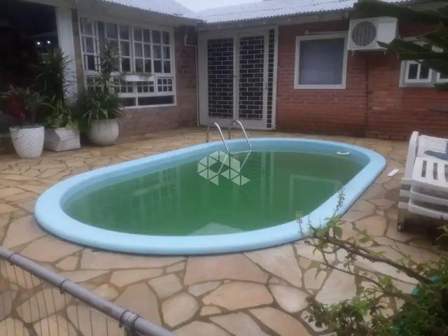 Casa / Sobrado para Venda em Porto Alegre/RS Partenon 3 Quartos