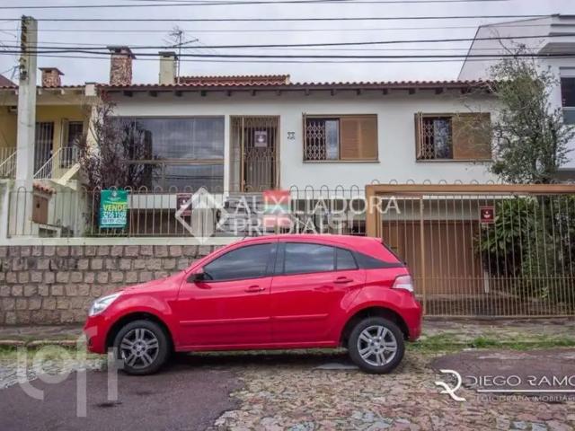 Casa / Sobrado para Venda em Porto Alegre/RS Partenon 3 Quartos
