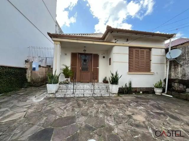 Casa / Sobrado para Venda em Porto Alegre/RS Partenon 3 Quartos