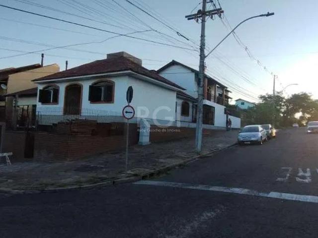 Casa / Sobrado para Venda em Porto Alegre/RS Parque Santa Fé 4 Quartos