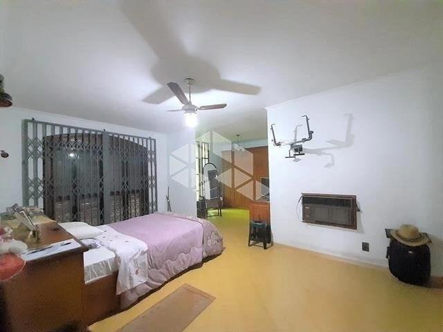 Casa / Sobrado para Venda em Porto Alegre/RS Passo da Areia 4 Quartos