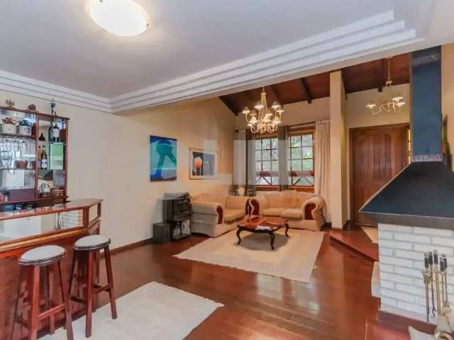 Casa / Sobrado para Venda em Porto Alegre/RS Passo da Areia 4 Quartos