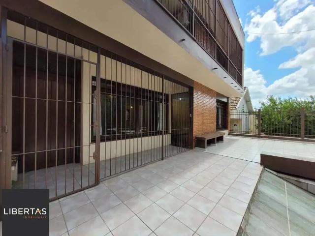 Casa / Sobrado para Venda em Porto Alegre/RS Passo da Areia 4 Quartos