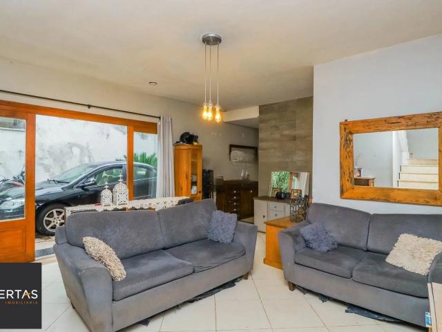 Casa / Sobrado para Venda em Porto Alegre/RS Passo da Areia 4 Quartos