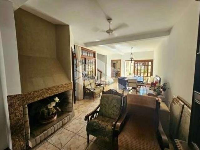 Casa / Sobrado para Venda em Porto Alegre/RS Passo da Areia 4 Quartos