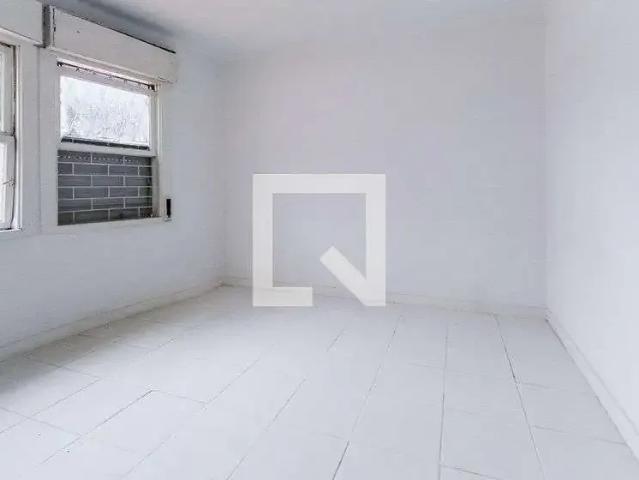 Casa / Sobrado para Venda em Porto Alegre/RS Passo da Areia 4 Quartos
