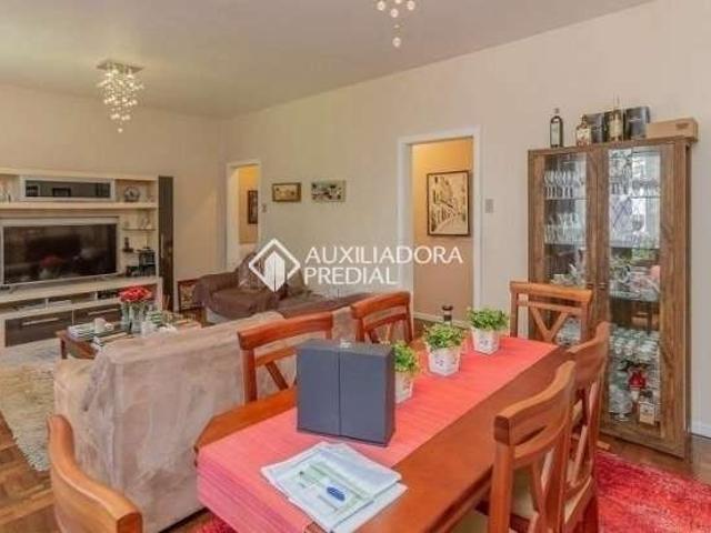 Casa / Sobrado para Venda em Porto Alegre/RS Passo da Areia 4 Quartos