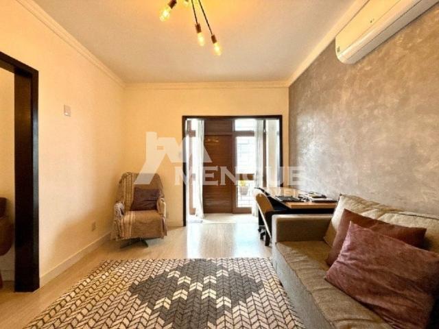 Casa / Sobrado para Venda em Porto Alegre/RS Passo da Areia 4 Quartos