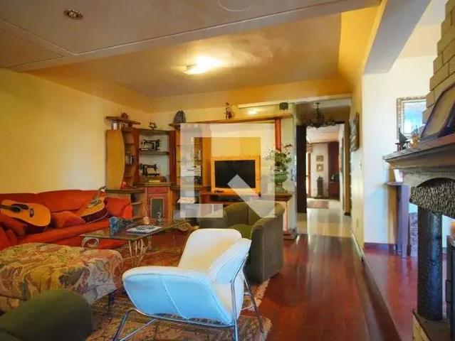 Casa / Sobrado para Venda em Porto Alegre/RS Passo da Areia 4 Quartos