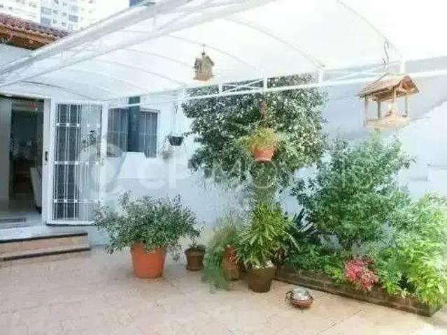 Casa / Sobrado para Venda em Porto Alegre/RS Passo da Areia 4 Quartos