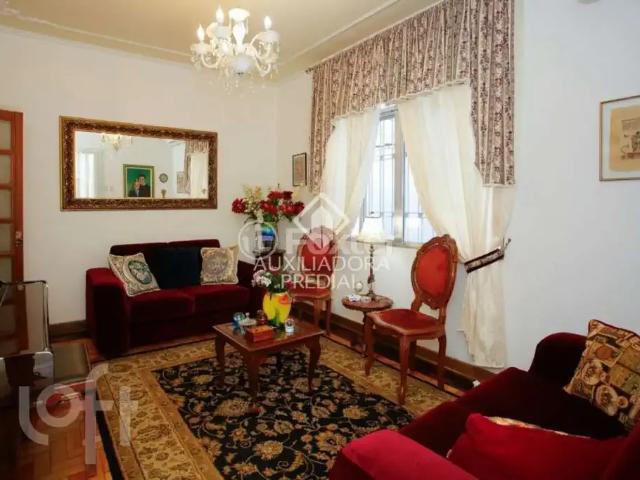 Casa / Sobrado para Venda em Porto Alegre/RS Passo da Areia 4 Quartos