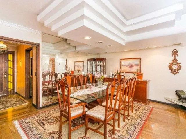Casa / Sobrado para Venda em Porto Alegre/RS Passo da Areia 4 Quartos