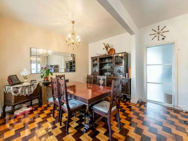 Casa / Sobrado para Venda em Porto Alegre/RS Passo da Areia 4 Quartos