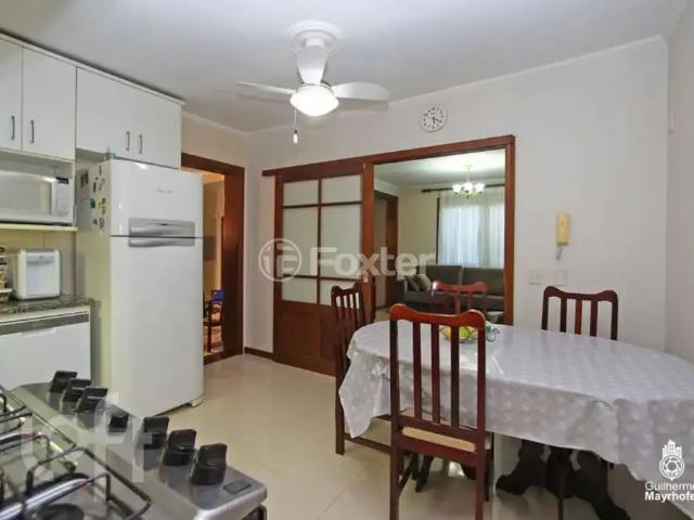 Casa / Sobrado para Venda em Porto Alegre/RS Passo da Areia 5 Quartos