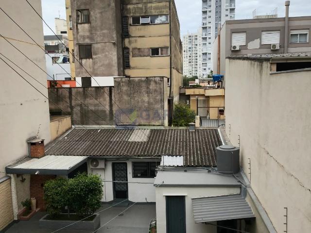 Casa / Sobrado para Venda em Porto Alegre/RS Passo da Areia 5 Quartos