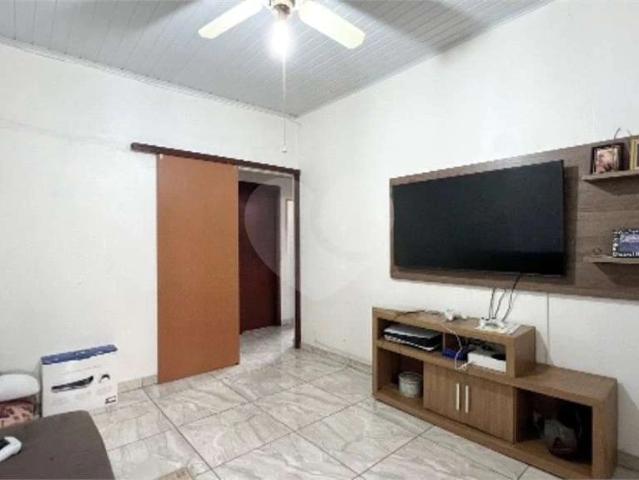 Casa / Sobrado para Venda em Porto Alegre/RS Passo da Areia 2 Quartos
