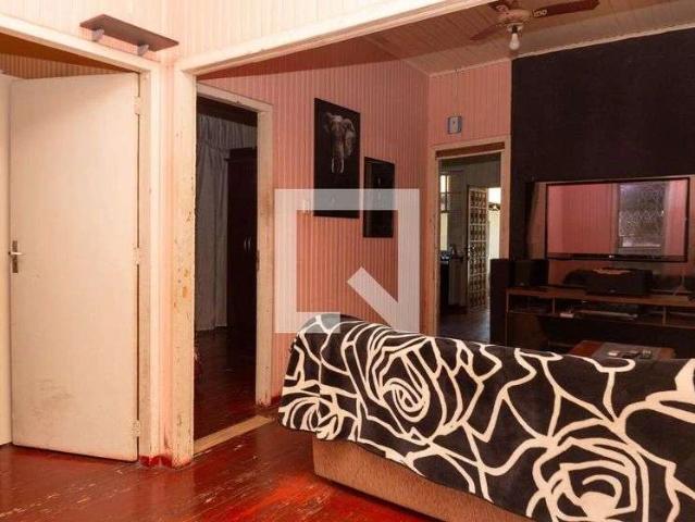 Casa / Sobrado para Venda em Porto Alegre/RS Passo da Areia 2 Quartos