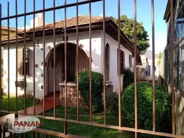 Casa / Sobrado para Venda em Porto Alegre/RS Passo da Areia 3 Quartos
