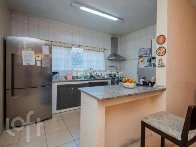 Casa / Sobrado para Venda em Porto Alegre/RS Passo da Areia 3 Quartos