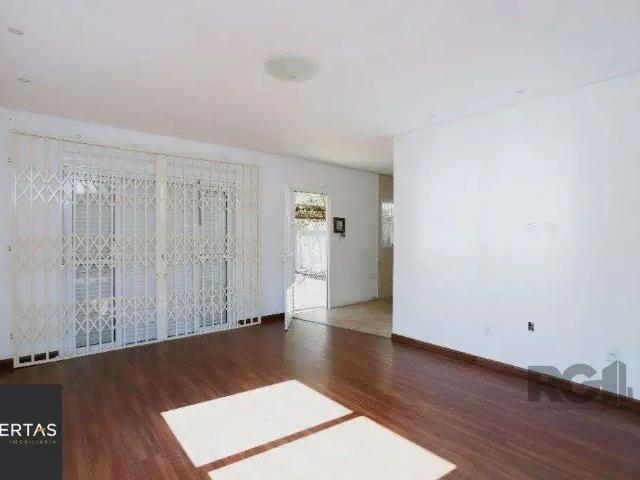 Casa / Sobrado para Venda em Porto Alegre/RS Passo da Areia 3 Quartos