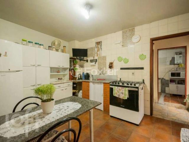 Casa / Sobrado para Venda em Porto Alegre/RS Passo da Areia 3 Quartos