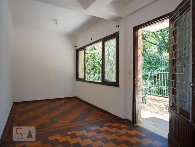 Casa / Sobrado para Venda em Porto Alegre/RS Passo da Areia 3 Quartos