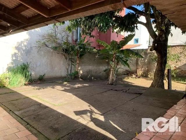 Casa / Sobrado para Venda em Porto Alegre/RS Passo da Areia 3 Quartos