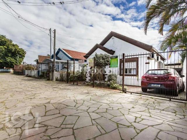 Casa / Sobrado para Venda em Porto Alegre/RS Passo da Areia 3 Quartos