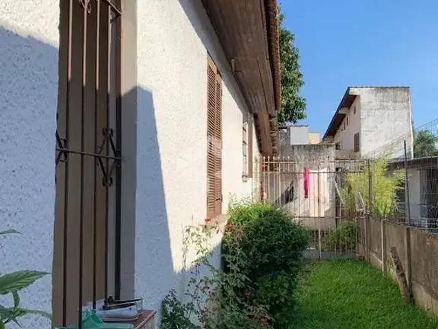 Casa / Sobrado para Venda em Porto Alegre/RS Passo da Areia 3 Quartos