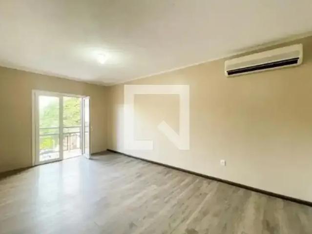 Casa / Sobrado para Venda em Porto Alegre/RS Passo da Areia 3 Quartos