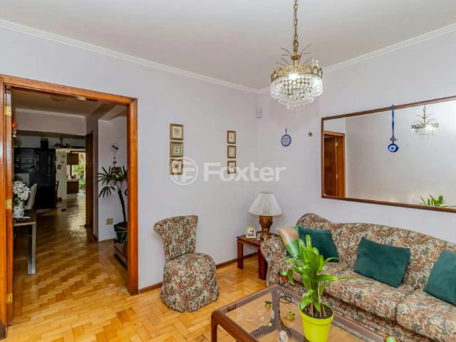 Casa / Sobrado para Venda em Porto Alegre/RS Passo da Areia 3 Quartos