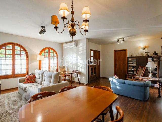 Casa / Sobrado para Venda em Porto Alegre/RS Passo da Areia 3 Quartos
