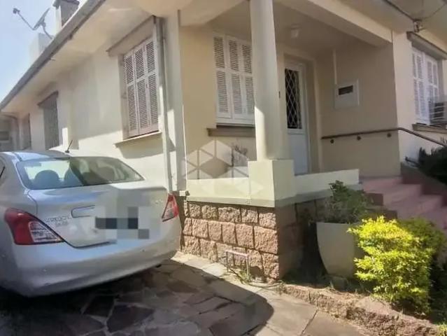 Casa / Sobrado para Venda em Porto Alegre/RS Passo da Areia 3 Quartos
