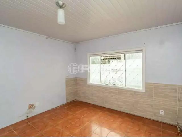 Casa / Sobrado para Venda em Porto Alegre/RS Passo das Pedras 2 Quartos