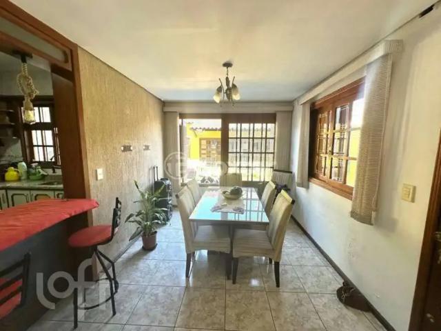 Casa / Sobrado para Venda em Porto Alegre/RS Passo das Pedras 4 Quartos
