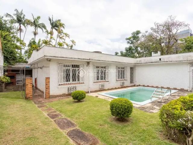 Casa / Sobrado para Venda em Porto Alegre/RS Petrópolis 3 Quartos