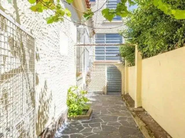 Casa / Sobrado para Venda em Porto Alegre/RS Petrópolis 3 Quartos