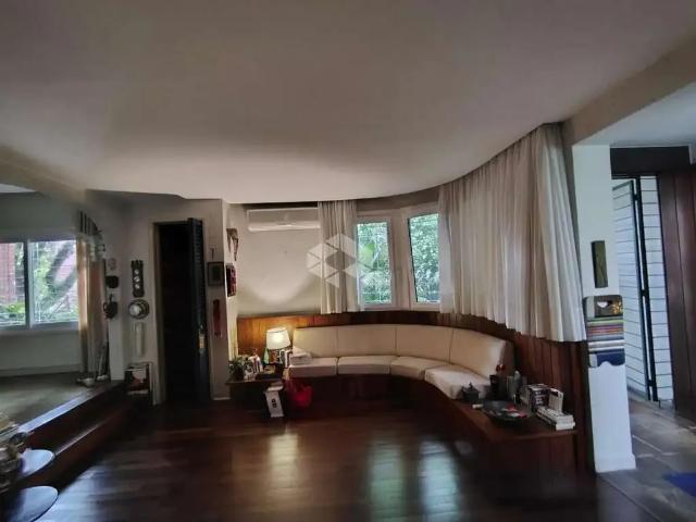 Casa / Sobrado para Venda em Porto Alegre/RS Petrópolis 3 Quartos
