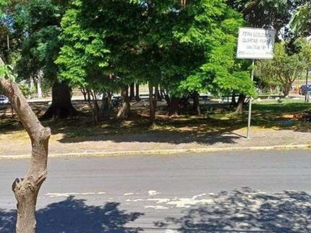 Casa / Sobrado para Venda em Porto Alegre/RS Petrópolis 3 Quartos