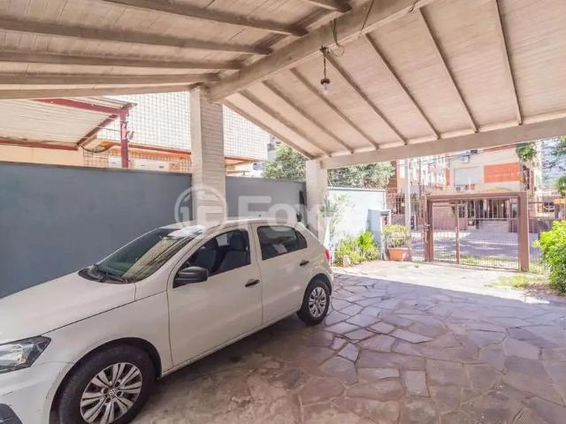 Casa / Sobrado para Venda em Porto Alegre/RS Petrópolis 3 Quartos